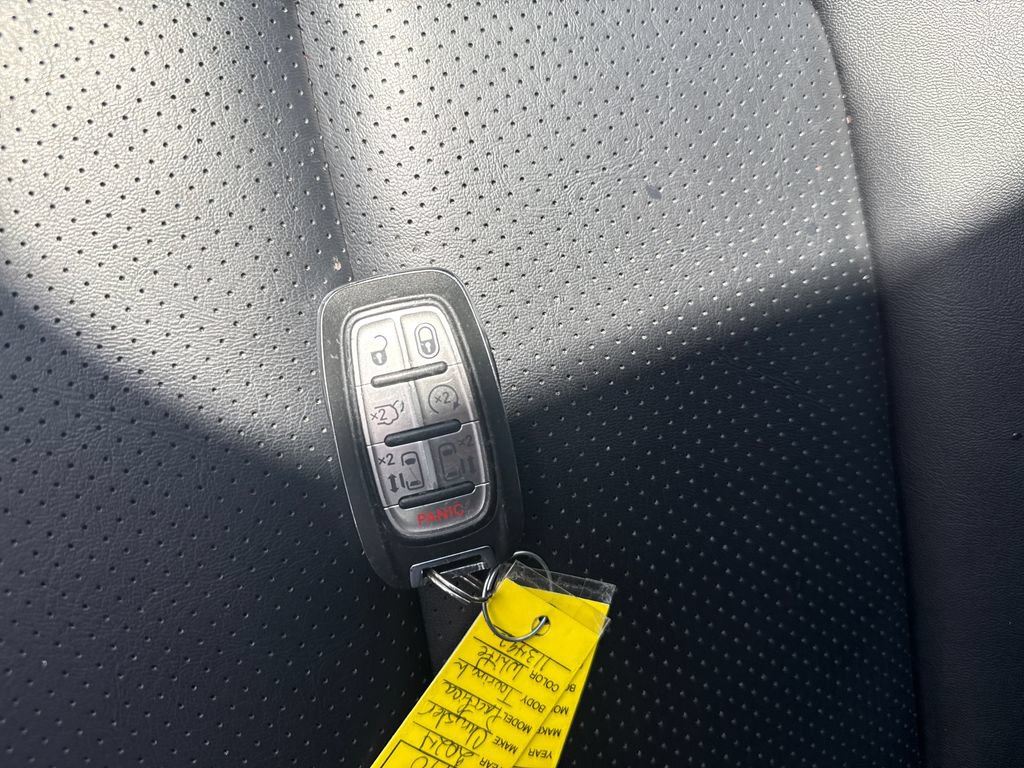 Used 2024 Chrysler Pacifica Touring-L w/ S Appearance Package FWD image 42