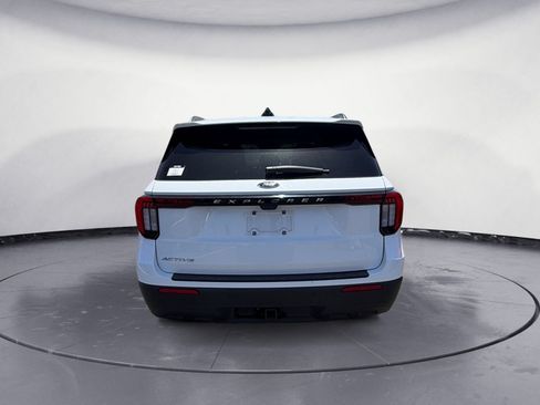 Used 2025 Ford Explorer Active RWD image 5
