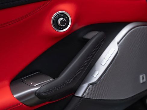 Used 2022 Ferrari Portofino M RWD image 31