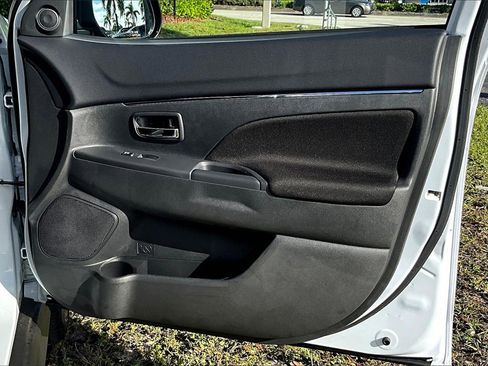 Used 2025 Mitsubishi Outlander Sport ES image 21