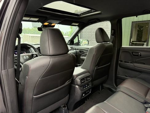 Used 2024 Honda Passport Black Edition image 24