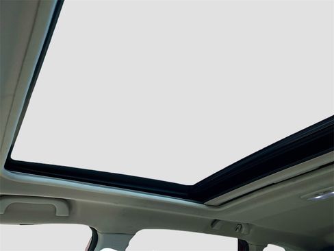 Used 2024 Subaru Forester Premium image 22