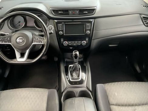 Used 2018 Nissan Rogue SV w/ Sun & Sound Touring Package AWD/4WD image 16