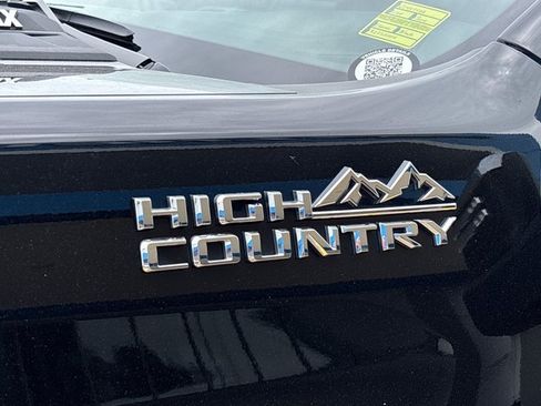 Used 2024 Chevrolet Silverado 2500 High Country AWD/4WD image 16