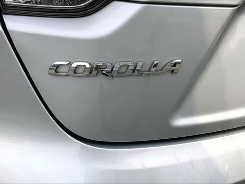 Used 2022 Toyota Corolla LE image 29