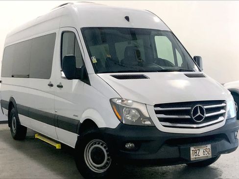 Used 2016 Mercedes-Benz Sprinter 2500 image 2