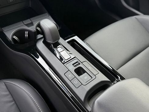 Used 2024 Toyota Prius XLE FWD image 19