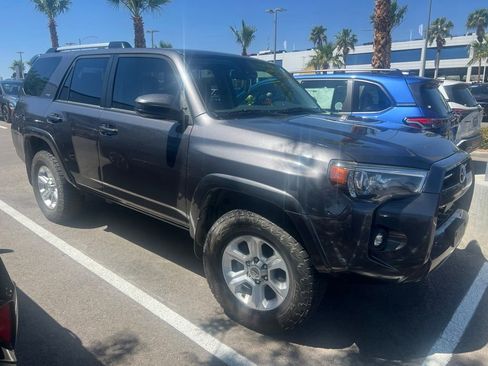 Used 2021 Toyota 4Runner SR5 AWD/4WD image 29
