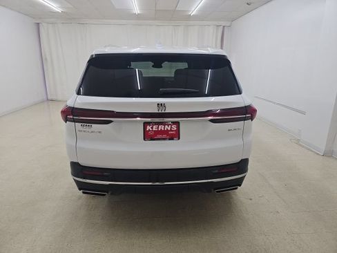 Used 2026 Buick Enclave Preferred FWD image 18