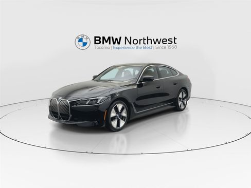 Used 2025 BMW i4 xDrive40i w/ Parking Assistance Package image 9