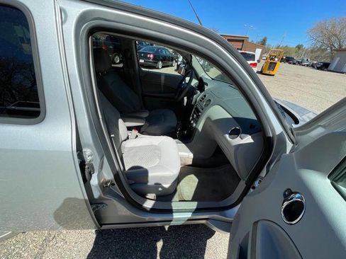Used 2009 Chevrolet HHR LS FWD image 29