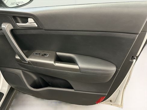 Used 2021 Kia Sportage LX AWD/4WD image 32