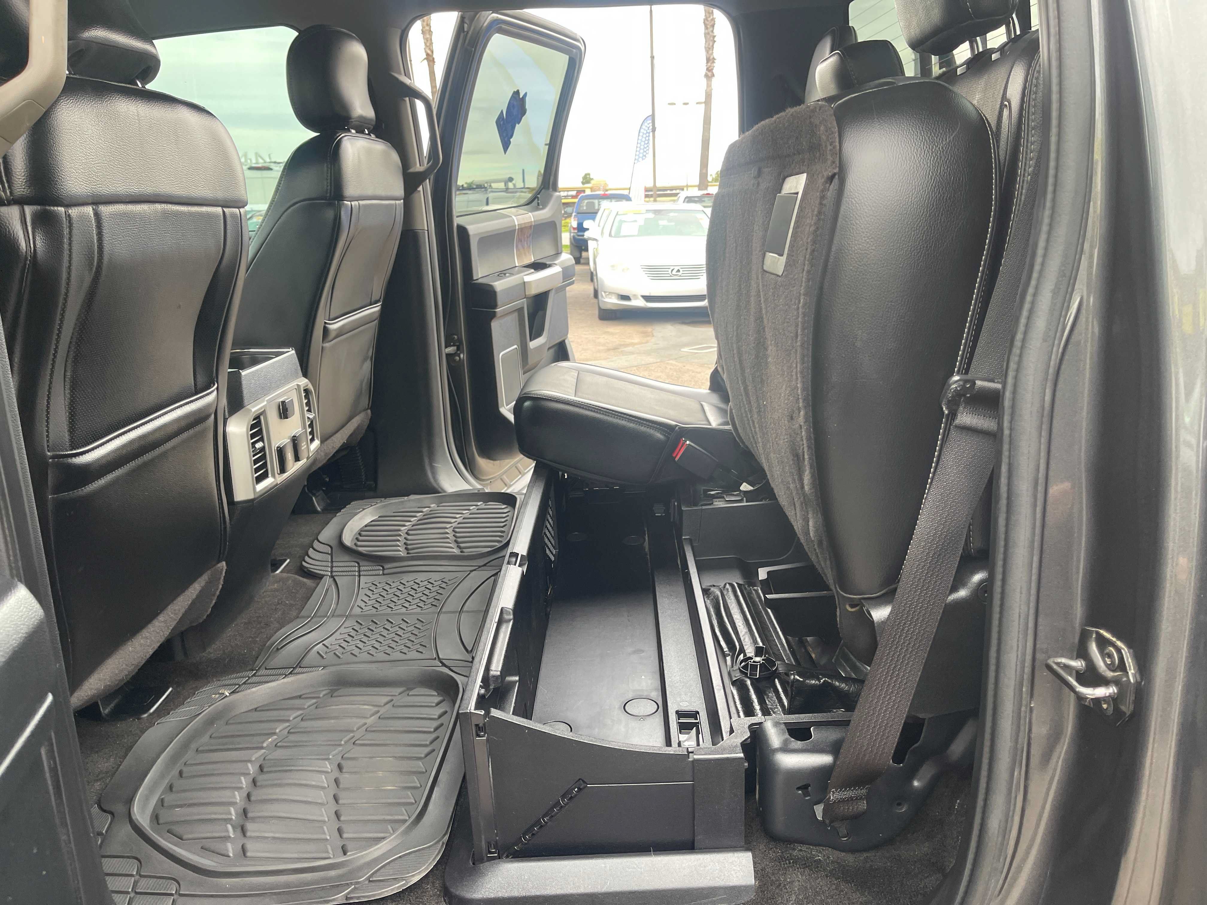 Used 2017 Ford F250 Lariat w/ Lariat Value Package AWD/4WD image 17