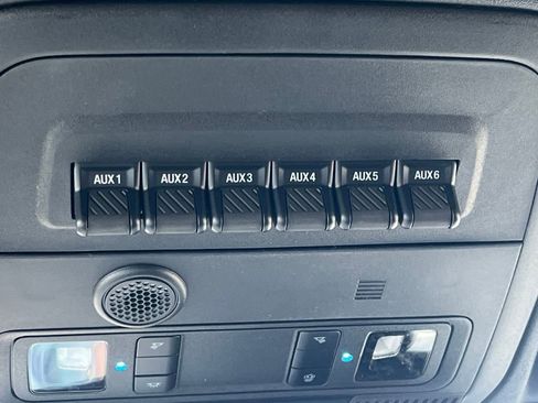 New 2025 Ford Bronco Badlands image 12