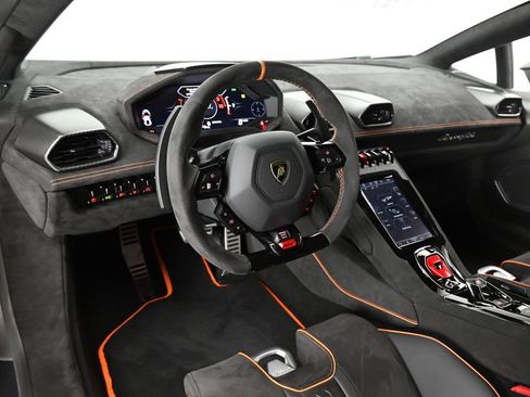 Used 2024 Lamborghini Huracan Sterrato AWD/4WD image 8
