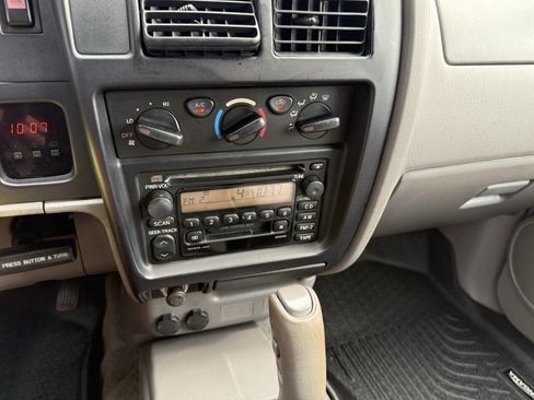 Used 2004 Toyota Tacoma PreRunner RWD image 18