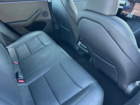 Used 2025 Tesla Model 3 Long Range RWD image 18