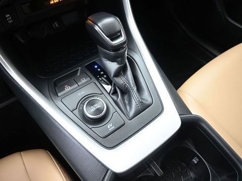 Used 2024 Toyota RAV4 XLE Premium image 30