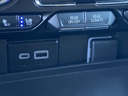 Used 2024 GMC Yukon SLT image 24