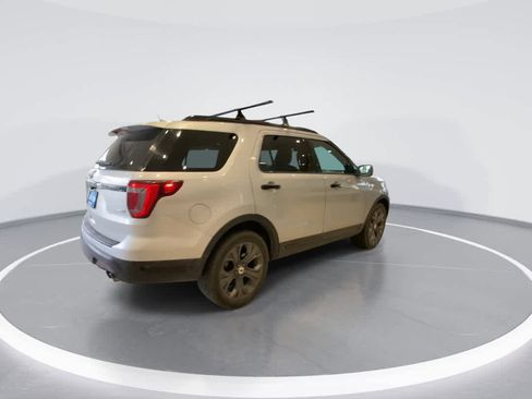 Used 2018 Ford Explorer Sport w/ Equipment Group 401A AWD/4WD image 8