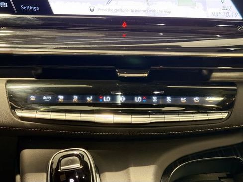 Used 2024 Cadillac Escalade ESV Sport w/ LPO, ONYX Package AWD/4WD image 14