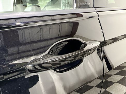 Used 2024 Volkswagen Tiguan SE R-Line image 15