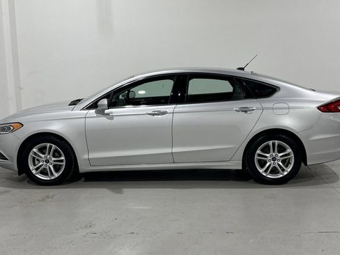 Used 2018 Ford Fusion SE w/ Fusion SE Technology Package image 13