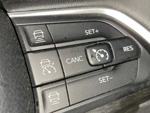 Used 2023 Jeep Grand Cherokee L Laredo AWD/4WD image 33