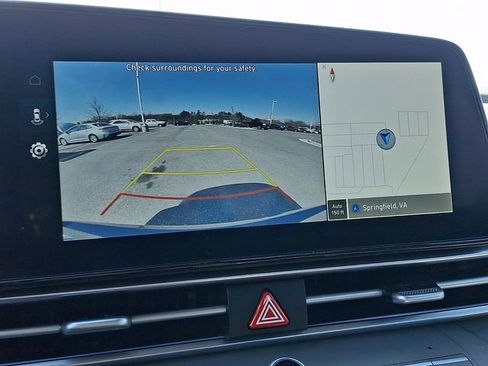 Used 2025 Hyundai Elantra SEL image 18