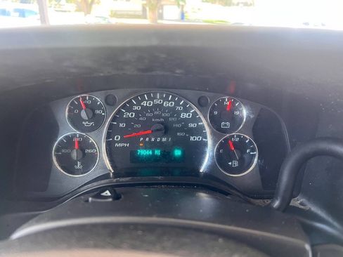 Used 2019 Chevrolet Express 2500 image 12