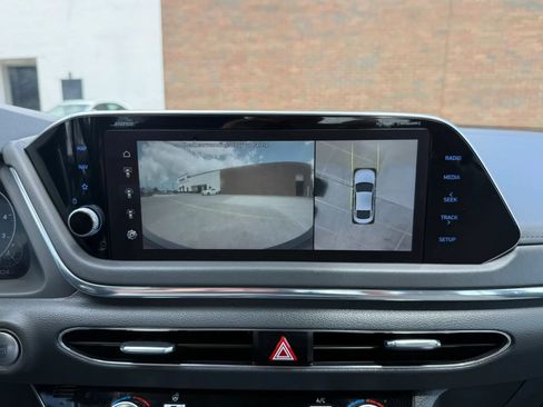 Used 2022 Hyundai Sonata Limited w/ Preferred Accessory Package FWD image 41