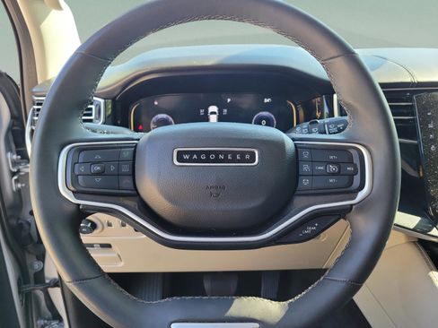 Used 2022 Jeep Wagoneer Series I w/ Convenience Group I AWD/4WD image 16