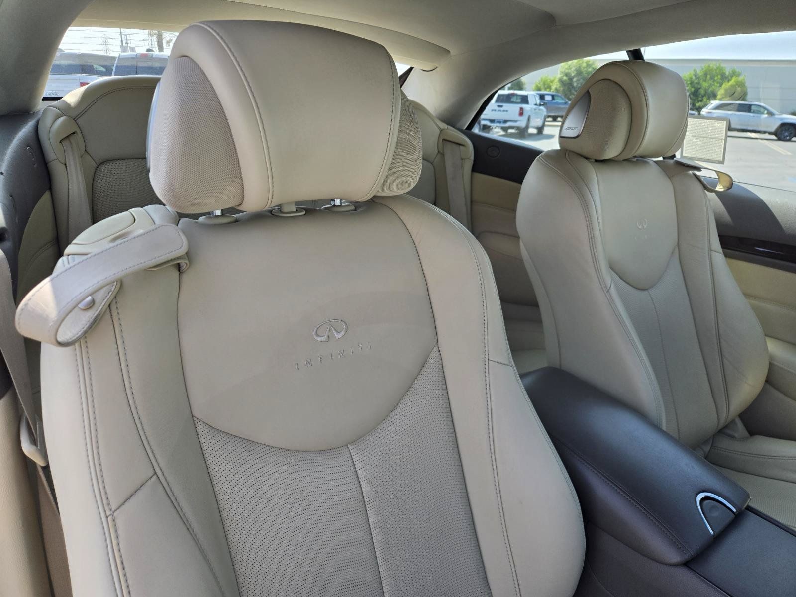 Used 2011 INFINITI G37 Convertible w/ Premium Pkg RWD image 30