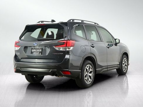 Used 2024 Subaru Forester Premium AWD/4WD image 5