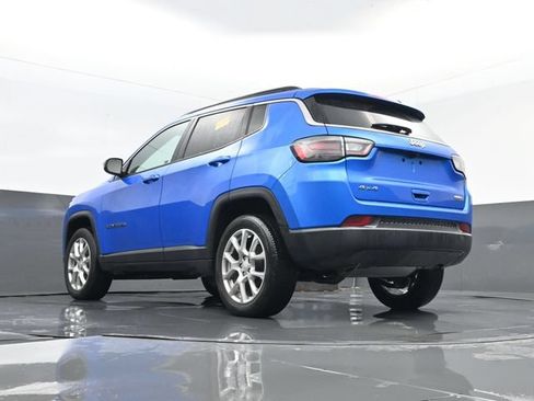 Used 2024 Jeep Compass Latitude w/ Sun and Sound Group AWD/4WD image 25