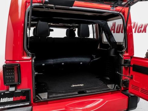 Used 2017 Jeep Wrangler Unlimited Sahara w/ Connectivity Group image 48