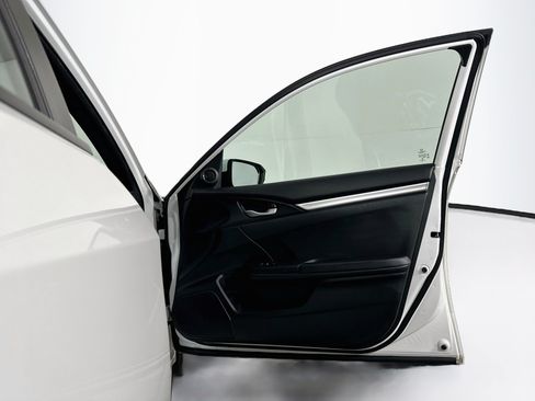 Used 2020 Honda Civic Sport image 30