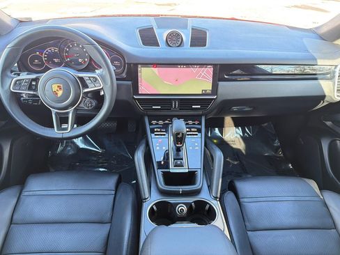 Used 2021 Porsche Cayenne Coupe image 19