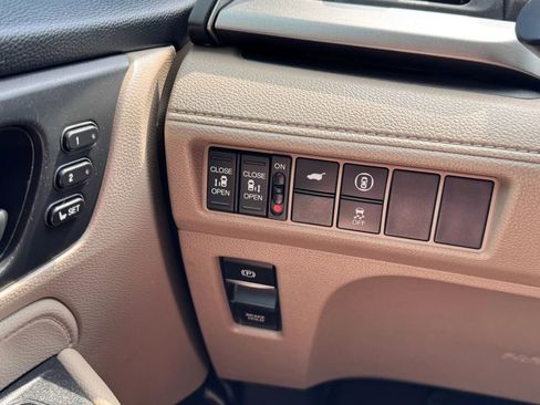 Used 2022 Honda Odyssey EX-L image 18