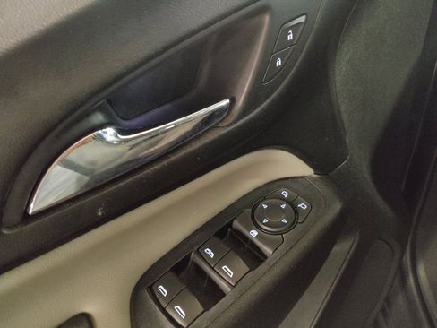 Used 2019 Chevrolet Equinox LS FWD image 27