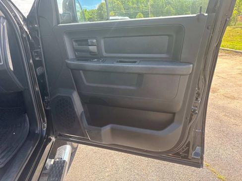 Used 2017 RAM 2500 Tradesman w/ Chrome Appearance Group AWD/4WD image 24