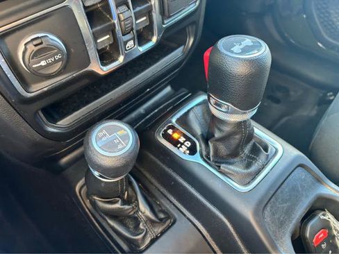 Used 2022 Jeep Wrangler Unlimited Sport image 24