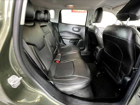 Used 2018 Jeep Compass Latitude w/ Popular Equipment Group FWD image 19