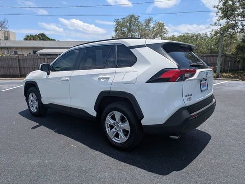 Used 2020 Toyota RAV4 XLE w/ Convenience Package FWD image 6