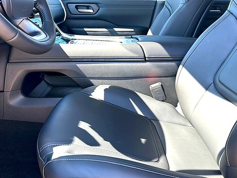 New 2026 Nissan Armada SV image 10