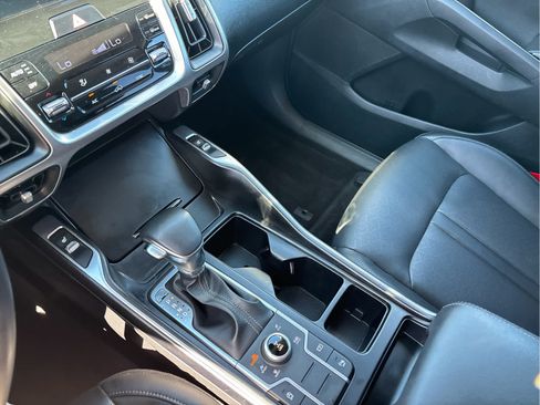 Used 2021 Kia Sorento S AWD/4WD image 15