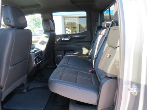 Used 2024 Chevrolet Silverado 1500 High Country w/ Technology Package image 15