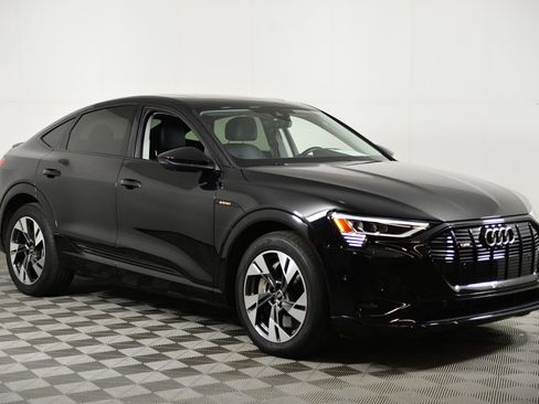 Used 2022 Audi e-tron Premium w/ Convenience Plus Package image 6