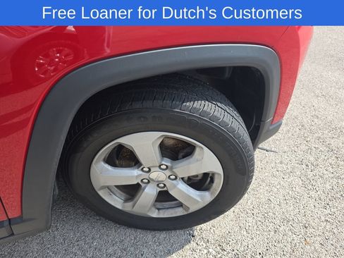 Used 2017 Jeep Compass Latitude FWD image 4