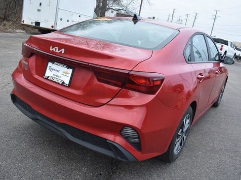Used 2024 Kia Forte LXS image 3